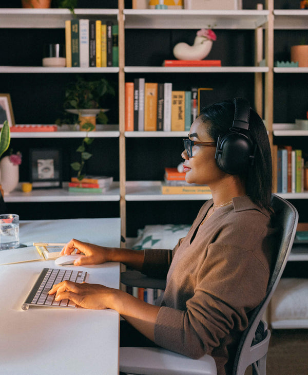 Sit Right: Essential Ergonomics for Healthy Posture at Work