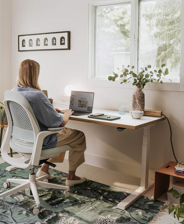 The Ideal Desk Height: Ergonomic Guide for Sitting & Standing
