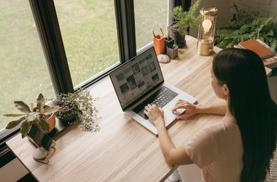 Elements Desk in lifestyle shot