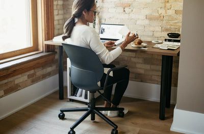 Maari Chair with 5-Star Base in lifestyle shot