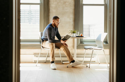 Maari Chair with 4-Leg Base in lifestyle shot