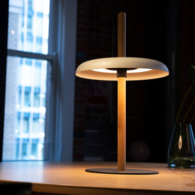 Nivél Portable Desk Light
