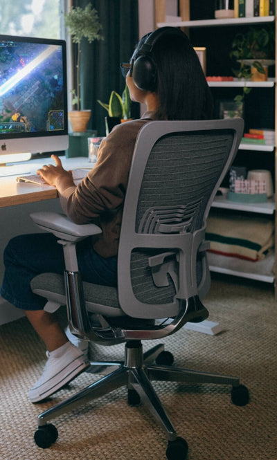 Zody Outlet Chair in lifestyle shot