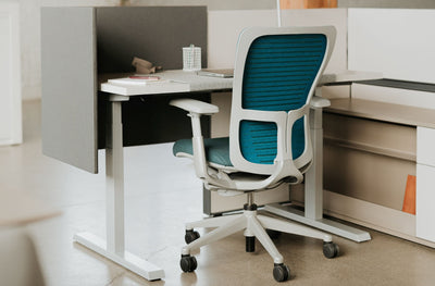 Zody Outlet Chair in lifestyle shot