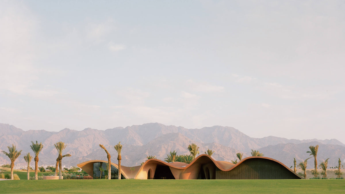 Ayla Golf Clubhouse, inspired by dunes and mountains, the Jordanian desert. Photos by Rory Gardiner.