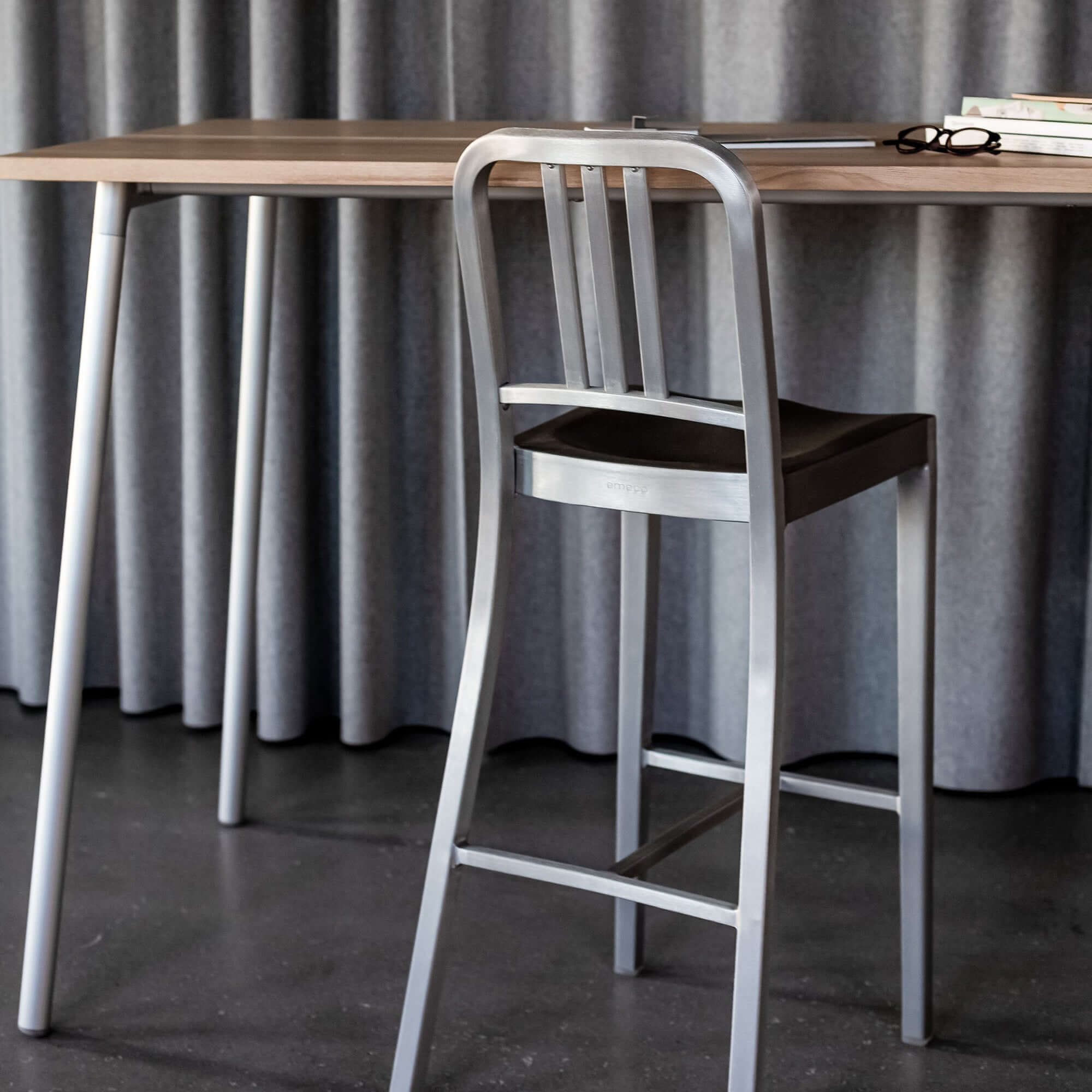 エメコ emeco navy chair1006 Emeco Navy Arm Chair