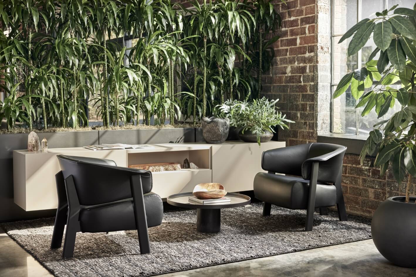 Back-Wing Lounge Chair