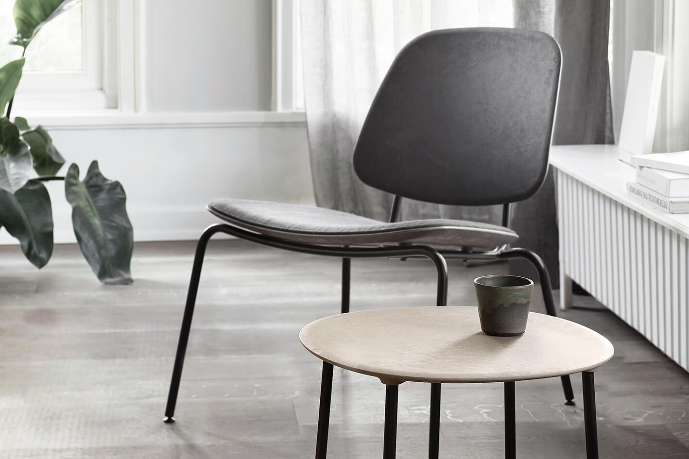 Mater Compound Lounge Chair - Eco-Friendly Design
